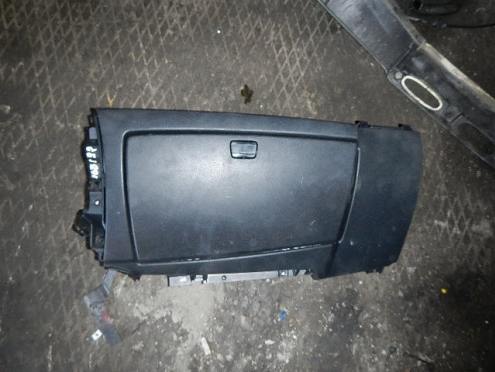 Фотография Бардачок, BMW (БМВ)-1 (E81, E87) (04-11)