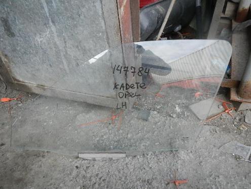 Фотография Стекло двери передней левой, Opel (Опель)-KADETT