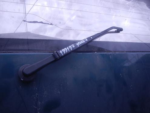 Фотография Поводок стеклоочистителя заднего, Mitsubishi (Митсубиси)-DELIKA (94-06)