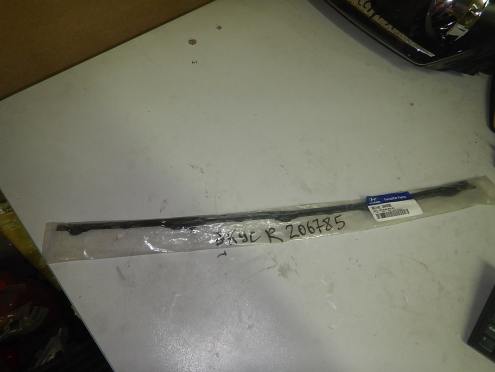 Фотография Кронштейн молдинга лобового стекла правый, Hyundai (Хендэ) - Equus