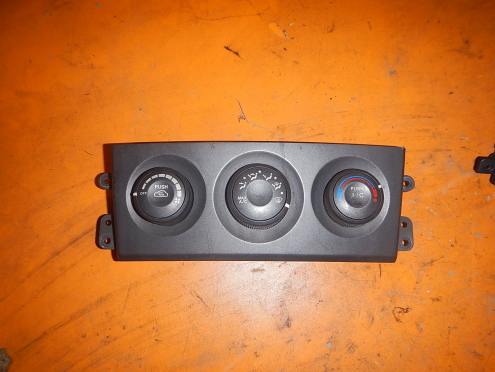 Фотография Блок управления климатической установкой, KIA (Киа)-SORENTO (03-09)