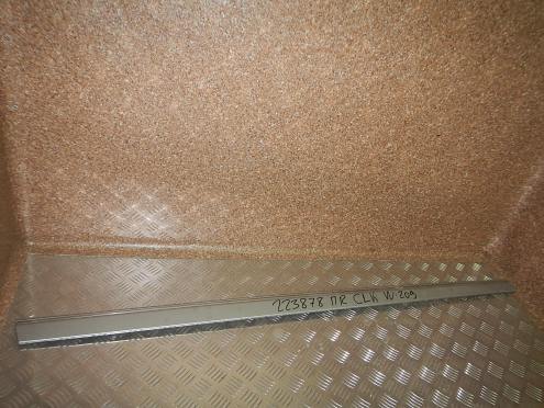 Фотография Молдинг двери передней правой, Mercedes-Benz (Мерседес)-MERCEDES (C209) CLK-KLASSE (02-)