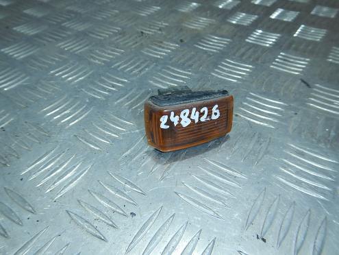 Фотография Повторитель на крыло желтый, Volvo (Вольво)-850 (01-06)