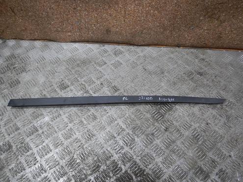 Фотография Молдинг лобового стекла, Dodge (Додж)-AVENGER (07-14)