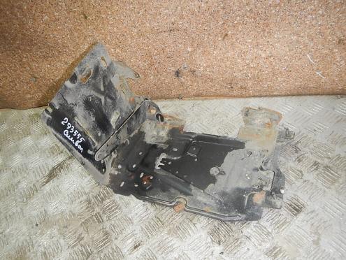 Фотография Крепление АКБ (корпус/подставка), Renault (Рено)-SYMBOL (08-)