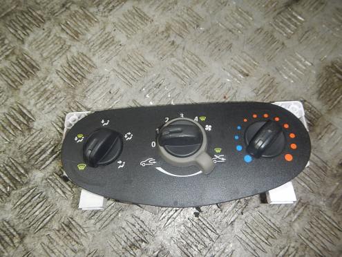 Фотография Блок управления климатической установкой, Renault (Рено)-SANDERO (09-)