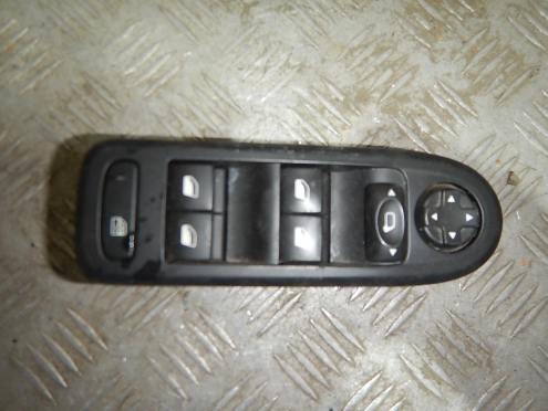 Фотография Блок управления стеклоподъемниками, Peugeot (Пежо)-408 (12-)