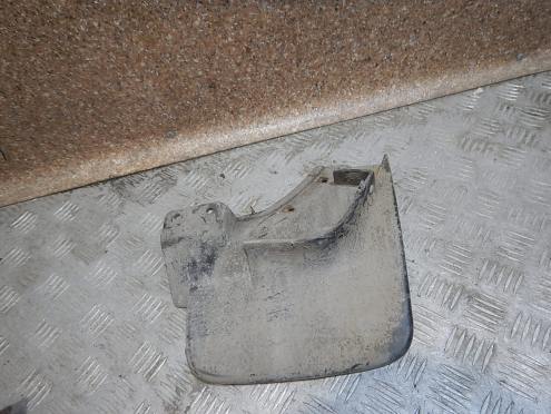 Фотография Брызговик передний правый, ВАЗ (VAZ)-CHEVROLET NIVA