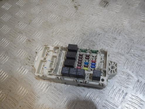 Фотография Блок предохранителей, Mitsubishi (Митсубиси)-OUTLANDER (03-09)