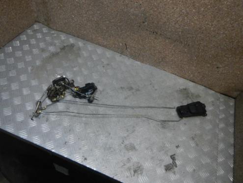 Фотография Замок двери передней левой, Mitsubishi (Митсубиси)-GALANT (97-03)