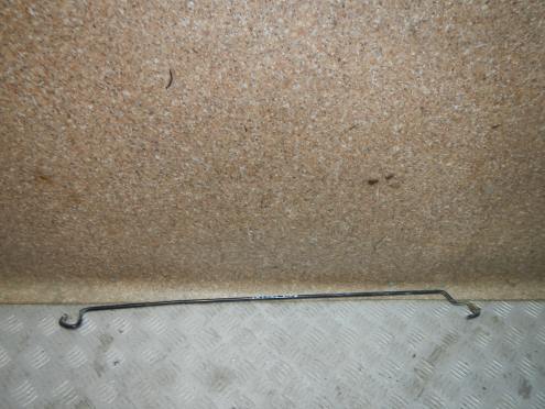 Фотография Держатель капота, Mazda (Мазда)-MPV II (LW) (99-06)