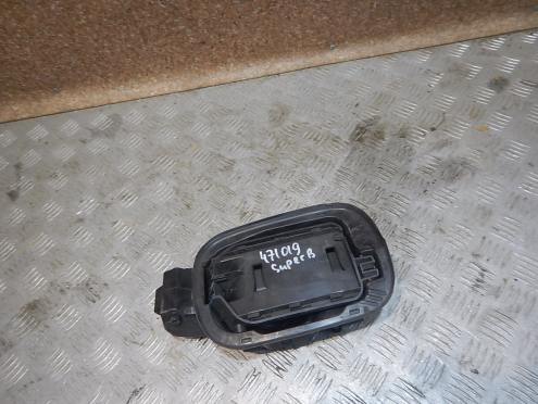 Фотография Лючок бензобака, Skoda (Шкода)-SUPERB (3V) (15-)