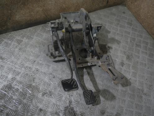 Фотография Блок педалей, Suzuki (Сузуки)-SX4 (06-)