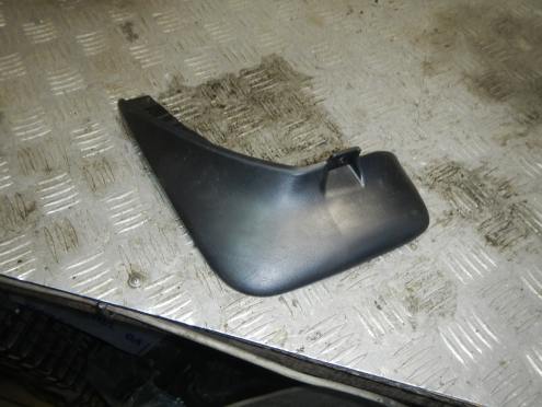 Фотография Брызговик задний левый, Mazda (Мазда)-DEMIO (02-)