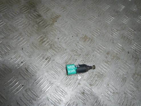 Фотография Датчик включения стопсигнала, Peugeot (Пежо)-207 (06-)