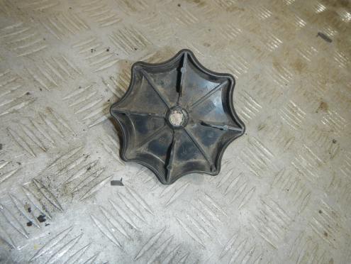 Фотография Болт крепления запасного колеса, Skoda (Шкода)-FABIA (99-06)