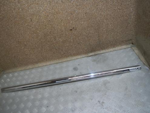 Фотография Молдинг двери передней левой, Cadillac (Кадиллак)-ESCALADE III (06-14)