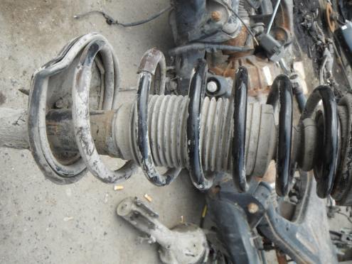 Фотография Амортизатор задний правый, Mitsubishi (Митсубиси)-CARISMA (00-03)