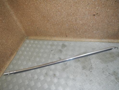 Фотография Накладка стекла переднего правого, Volvo (Вольво)-S90 (17-)