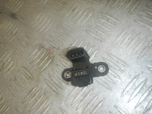 Фотография Датчик положения коленвала, Mitsubishi (Митсубиси)-CARISMA (00-03)