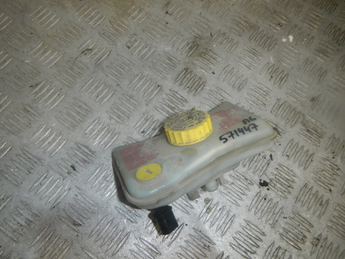 Фотография Бачок главного тормозного цилиндра, Audi (Ауди)-A6 (C6) (05-11)