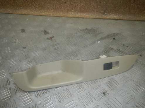 Фотография Накладка двери, Nissan (Ниссан)-BLUEBIRD SYLPHY (G11) (05-12)