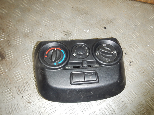 Фотография Блок управления климатической установкой, ВАЗ (VAZ)-LADA KALINA (КАЛИНА)