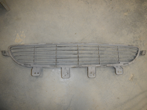 Фотография Решетка переднего бампера центральная, Mitsubishi (Митсубиси)-GRANDIS (NA4W) (04-)