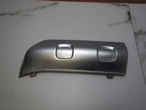 Фотография Заглушка буксировочного крюка, Mercedes-Benz (Мерседес)-MERCEDES (W463) G-KLASSE (00-)