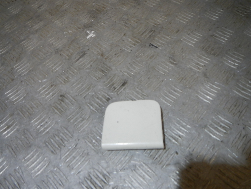 Фотография Заглушка буксировочного крюка, Nissan (Ниссан)-WINGROAD