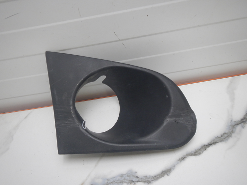 Фотография Рамка противотуманной фары правой, Chevrolet (Шевроле)-TRACKER (13-)