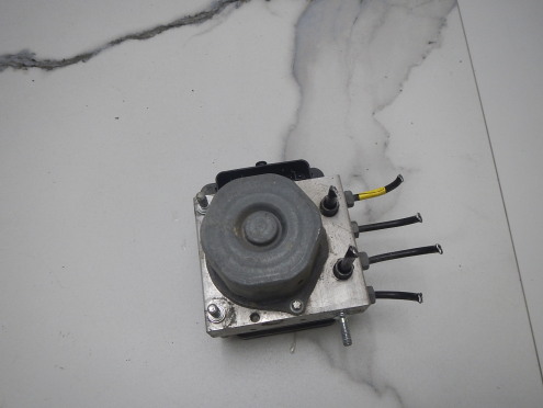 Фотография Блок ABS (насос), Nissan (Ниссан)-TERRANO (13-)