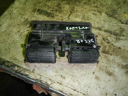 Фотография Воздуховод центральной консоли Mitsubishi (Мицубиси)-Каризма